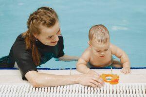 Infant Swim Lessons: A Lifesaving Gift for Your Little One